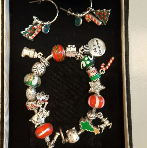 December Willabee&Ward Charm Bracelet - Picture 8 of 10
